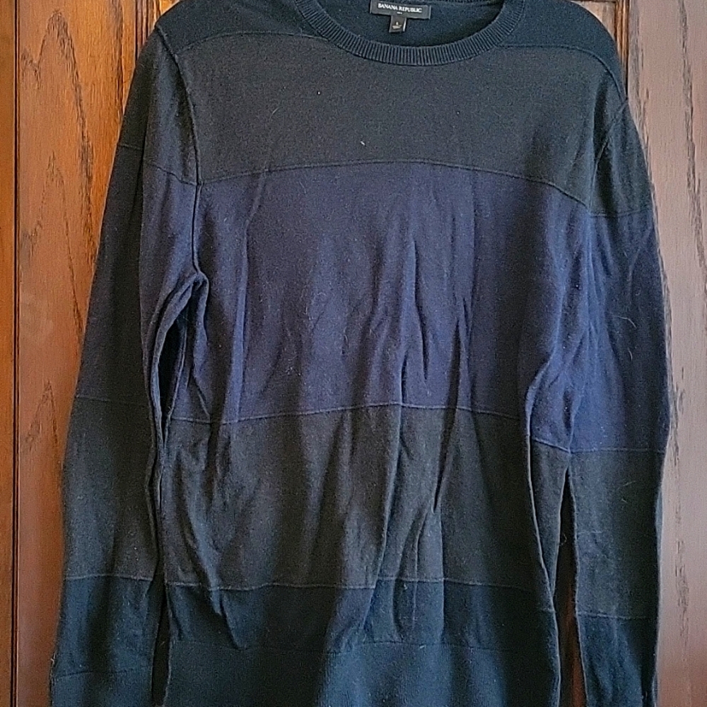 🌻3 For $15 • Banana Republic Sweater